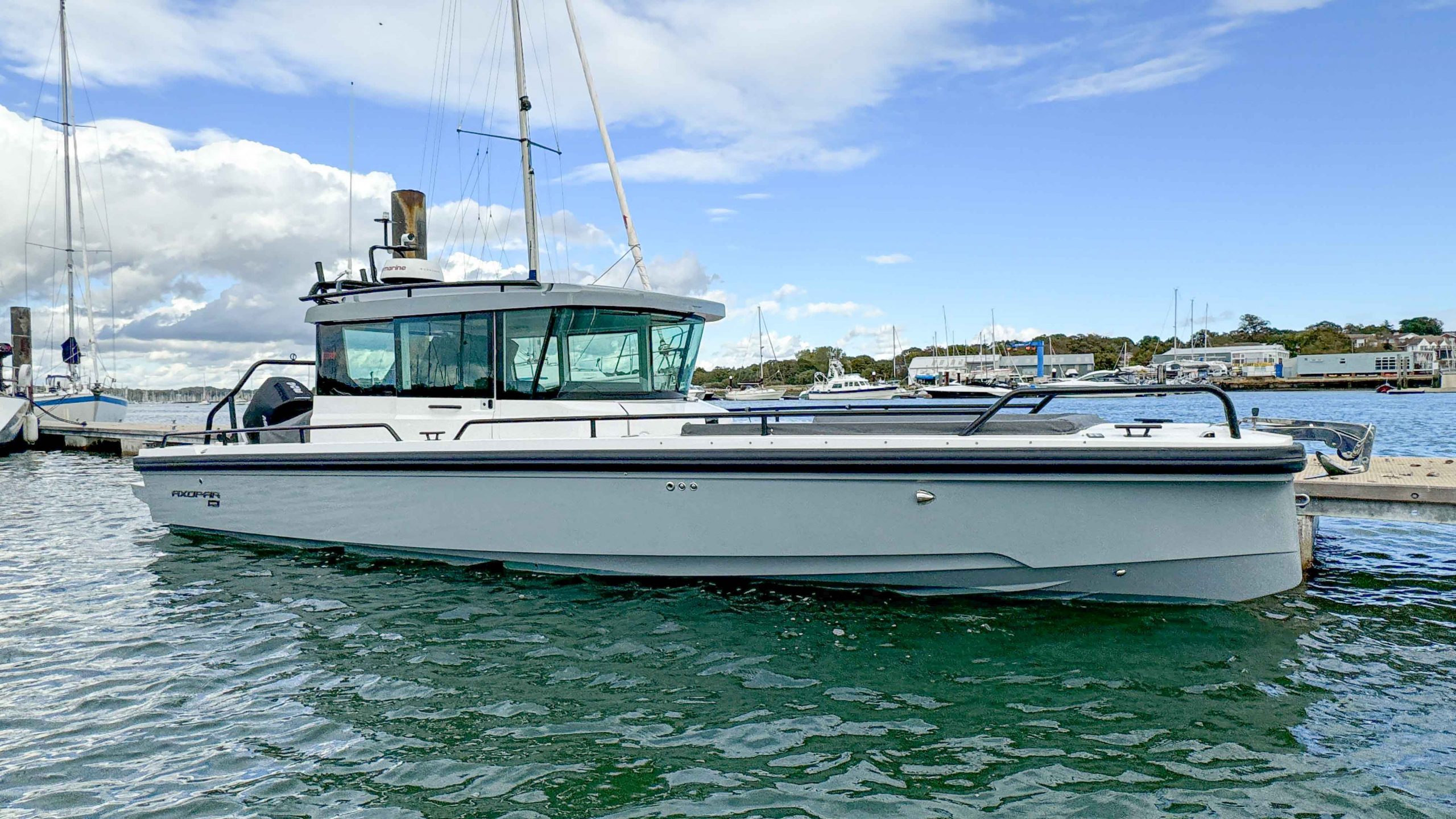 bareboat yacht charter solent